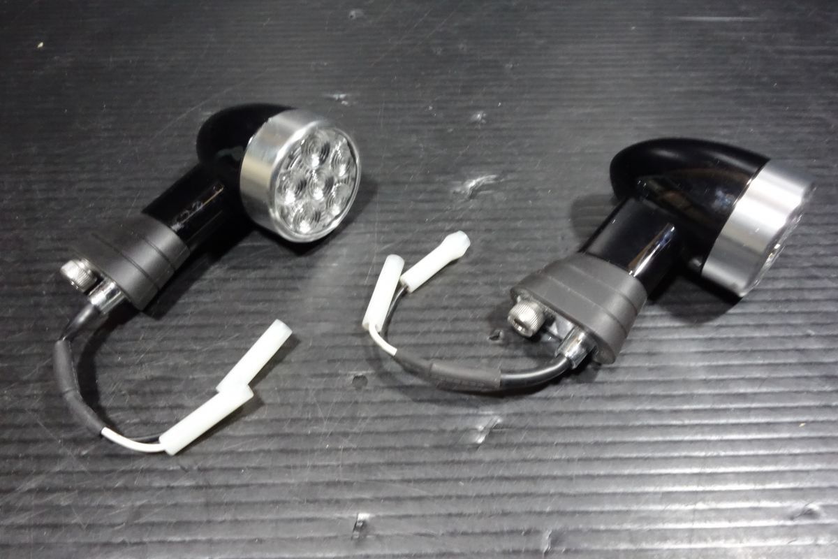 LED ウインカー リア 左右 トライアンフ 純正 ストリートツイン ボンネビルT120 スラクストン 1200 R R20250303