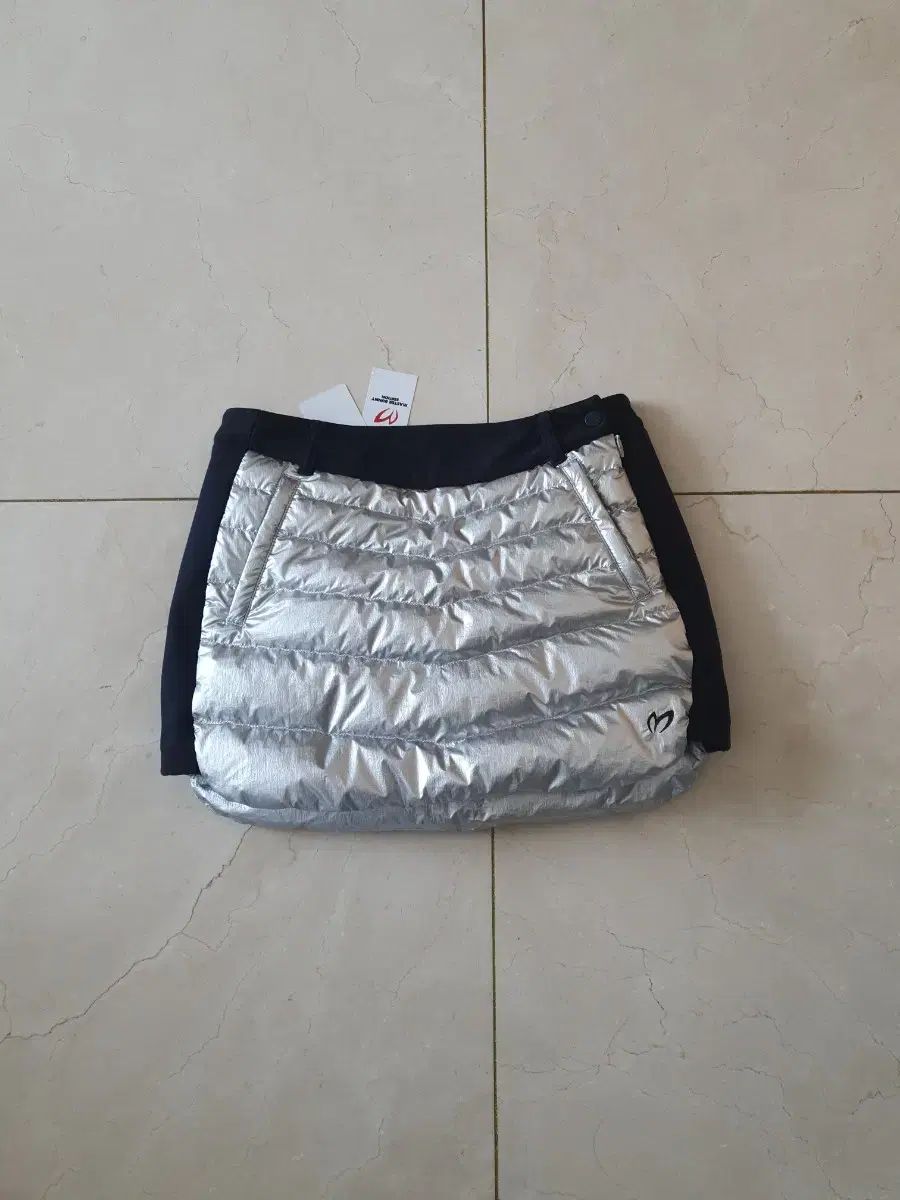 マスターバニーエディション グースダウン 1サイズ 正規品 ㅡ着払い 75000