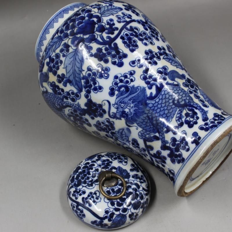 青花着花麒麟紋茶蓋缶 景徳鎮 陶磁器 装飾品 工芸品 美術品 置物 青花着花麒麟紋茶蓋缶 景徳鎮 陶磁器 装飾品 工芸品 美術品 置物
