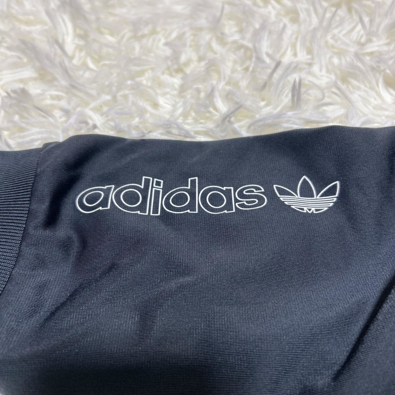 【美品】adidas originalトレフォイル刺繍ロゴ総柄2XL相当 美品】adidas originalトレフォイル刺繍ロゴ総柄2XL相当 - メルカリ
