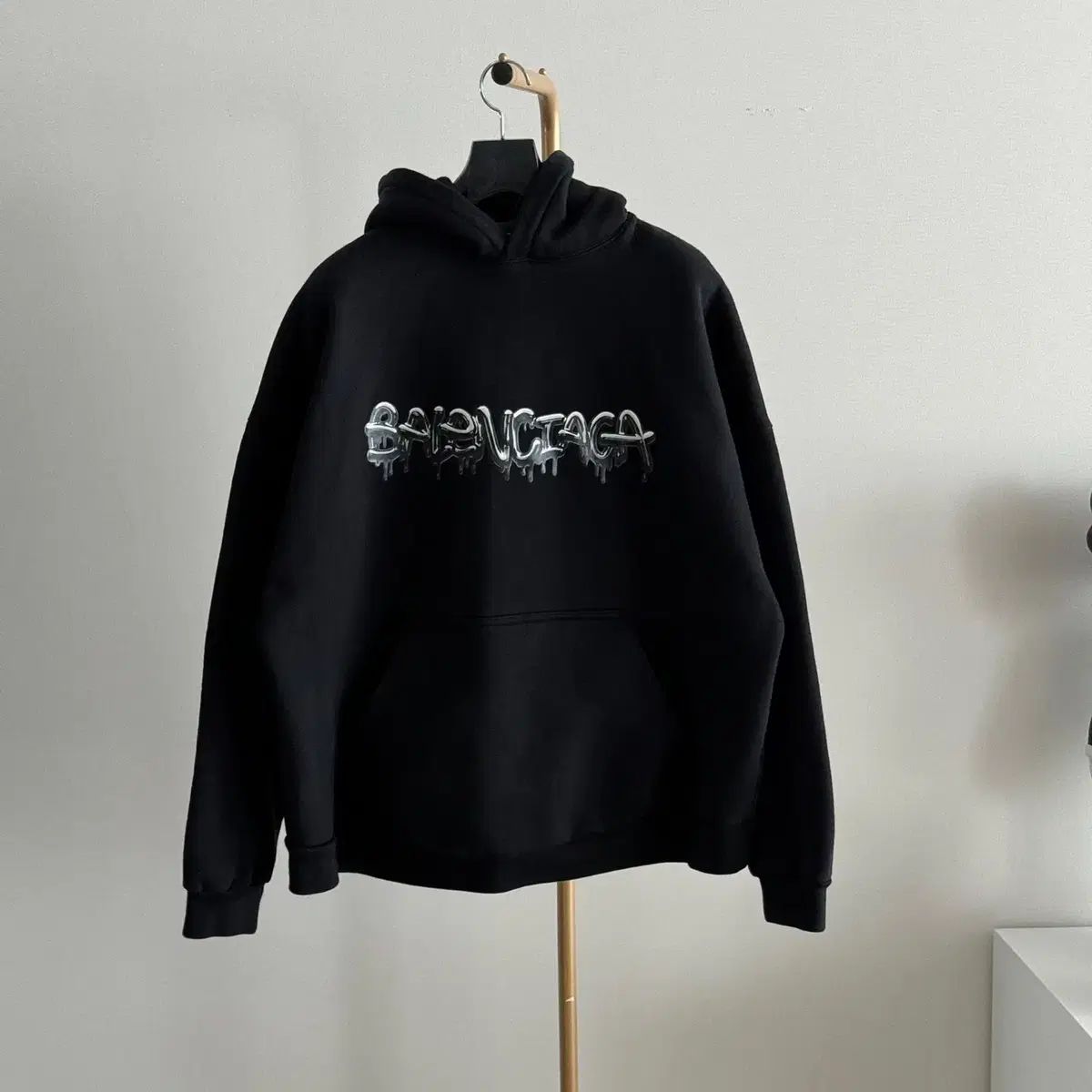 BALENCIAGA(バレンシアガ) スライム ロゴ オーバーサイズ フード付きT 