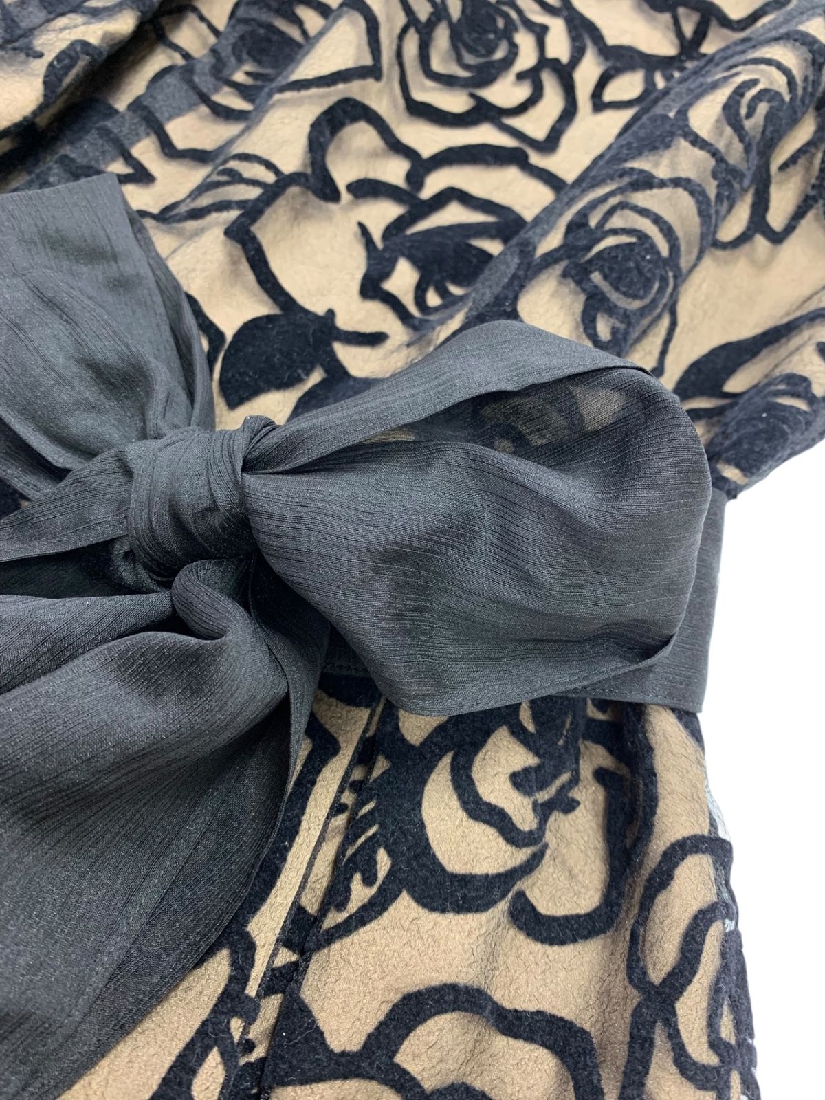 美品✨デイジーリンフォクシー　白襟　ラッフルクラシックワンピース　黒　38 sw】クラシカルロングワンピース[品番：MKSW0017218]｜dazzlin