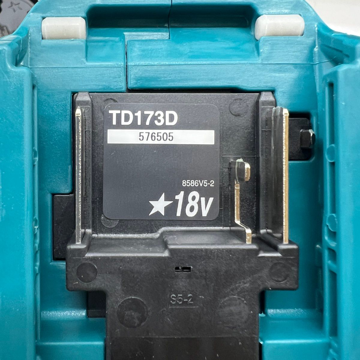 インパクトドライバ 充電器