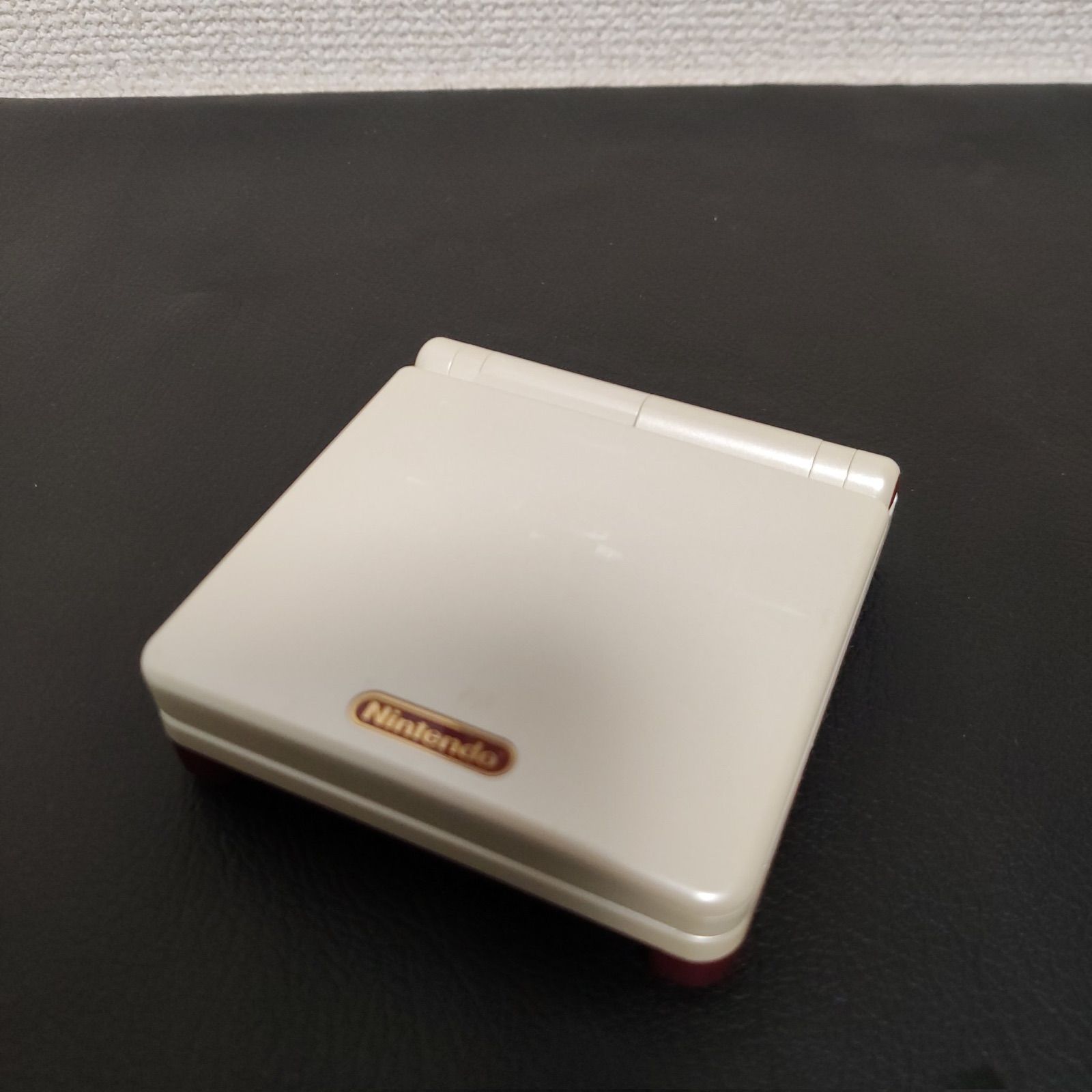極美品】ゲームボーイアドバンスsp ファミコンカラー 限定品 極美品】ゲームボーイアドバンスsp ファミコンカラー 限定品