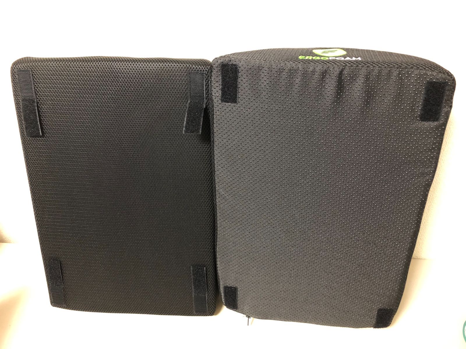 ErgoFoam フットレスト デスク用 足置き台 メッシュ - メルカリ