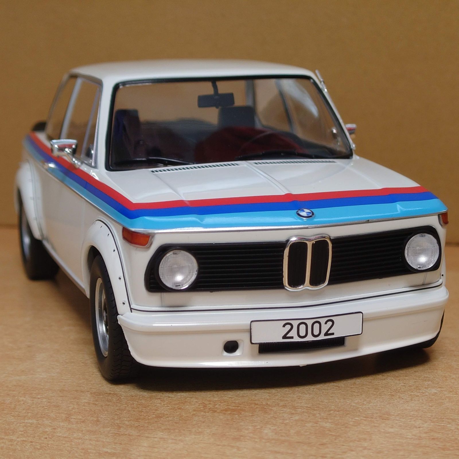 1/18 BMW 2002ターボ ホワイト 1973 MCG製 ダイキャスト製ミニカー BMW