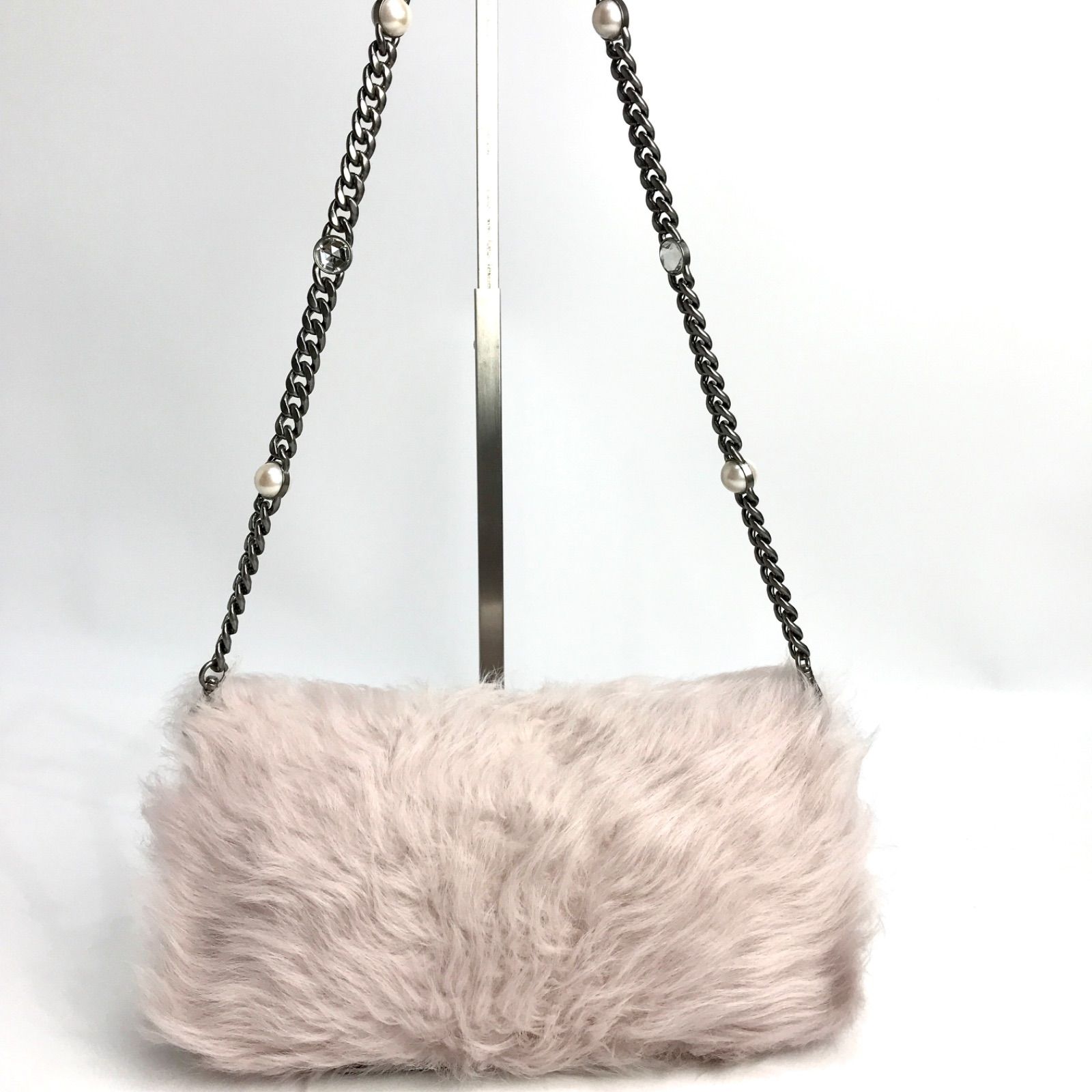 MIU MIUミュウミュウ 毛皮チェーンショルダーバッグ - メルカリ