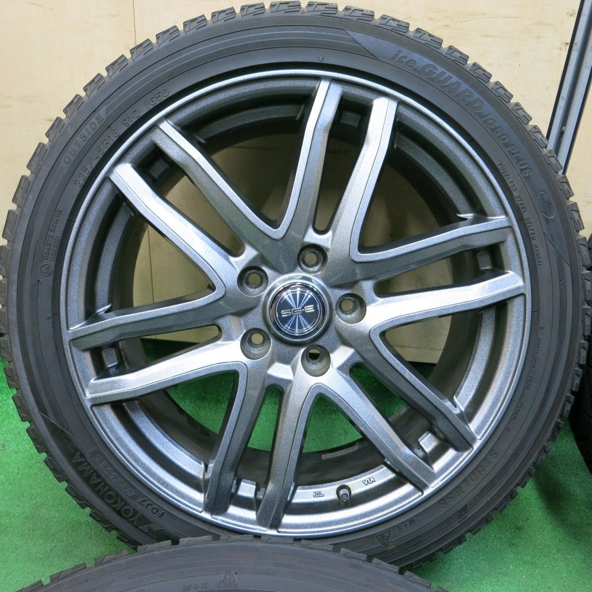 送料無料* バリ溝！9.5分☆スタッドレス 225/45R18 ヨコハマ アイスガード iG50 プラス SG-E 18インチ PCD114.3/5H☆4091301SYス  - メルカリ