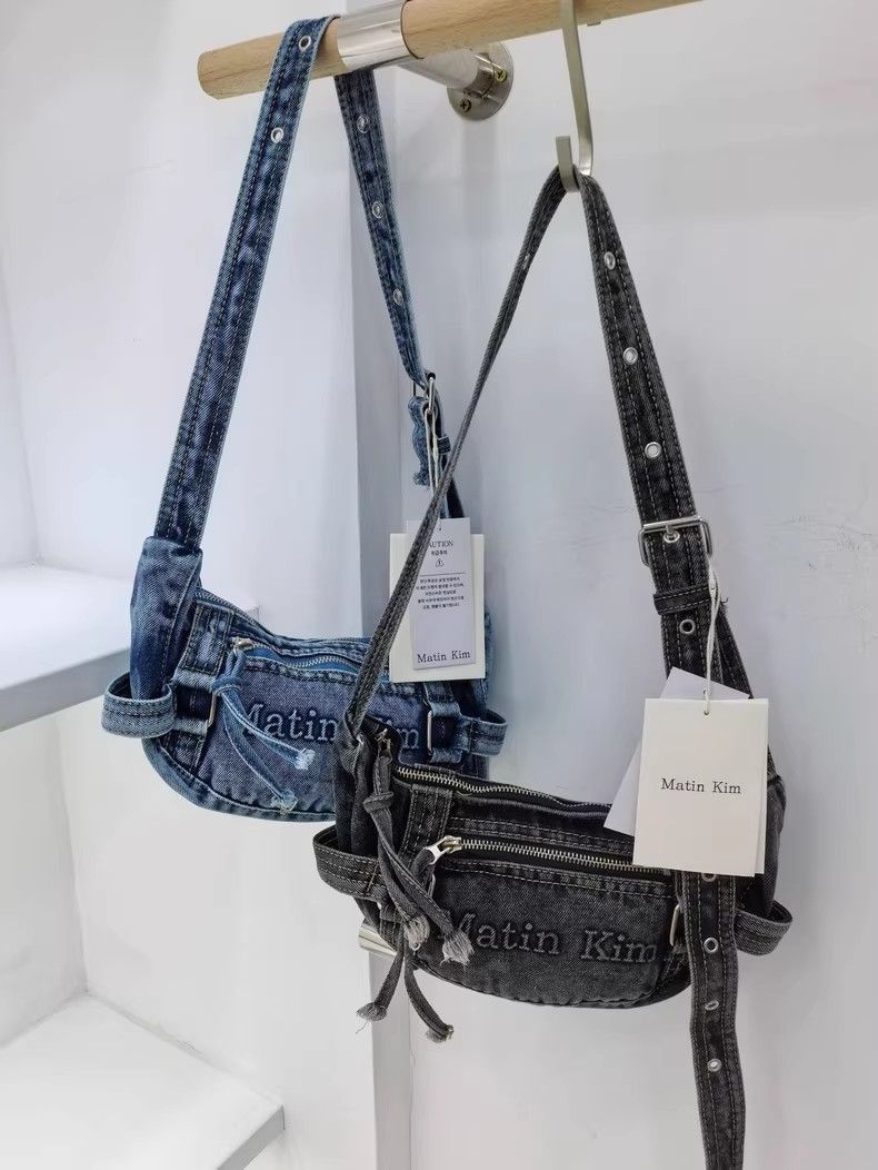 Matin Kim デニム 新品、未使用(タグ付き) MATIN KIM デニム トートバッグ LOGO WASHED DENIM TOTE BAG