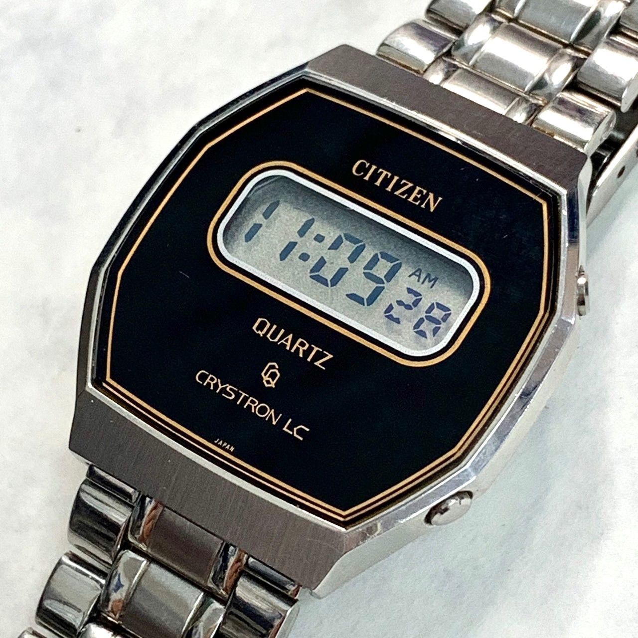 超希少品⭐️ CITIZEN CRYSTRON LC】 シチズンクォーツ クリストロンLC Liquid Crystal 1978年製 4-  097181 TA ALL STAINLESS STEEL ヴィンテージですが稼働品 （AYA） - メルカリ