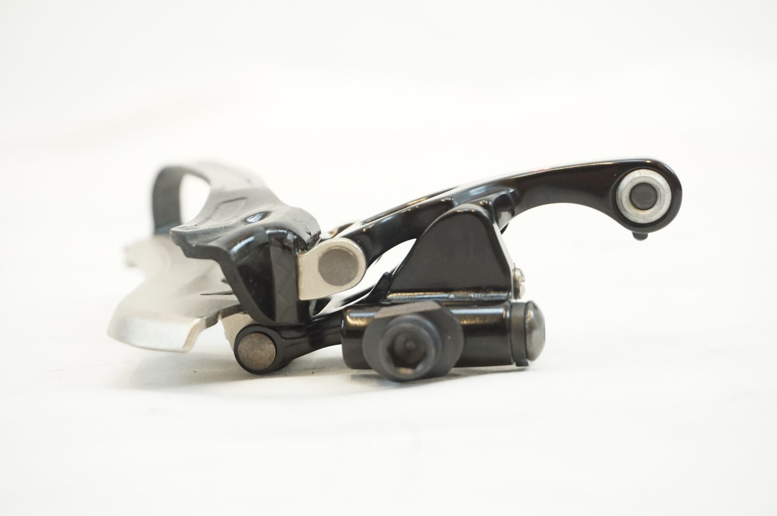 SHIMANO 「シマノ」 ULTEGRA 焦ら FD-R8050 Di2 フロント