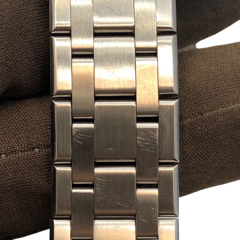 モーリス・ラクロア MAURICE LACROIX アイコン　ホワイトシェル AI6006 ステンレススチール レディース 腕時計約34mmケース縦