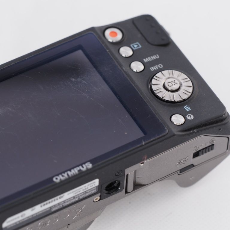 OLYMPUS オリンパス デジタルカメラ SZ-11 シルバー 1400万画素 光学20