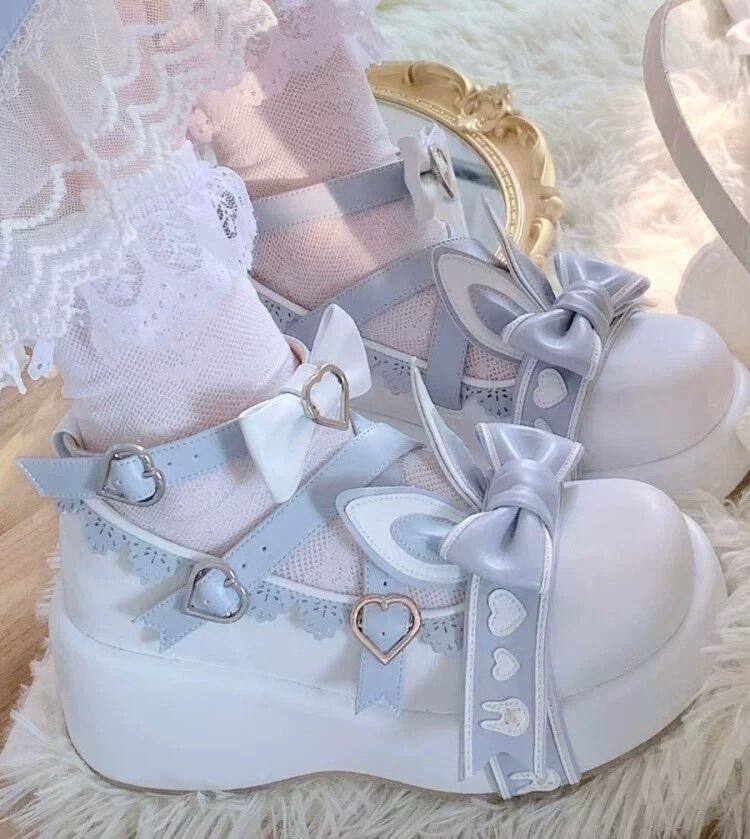 厚底 シューズ うさ耳 リボン パンプス ロリータ 靴 ハートバックル ストラップ ガーリー 甘ロリ 原宿系 地雷系 病みかわいい 白 ホワイト 水色 ブルー コスプレ 厚底靴 レディース ファッション ガーリー系 靴 シューズ 水色界隈 天使界隈