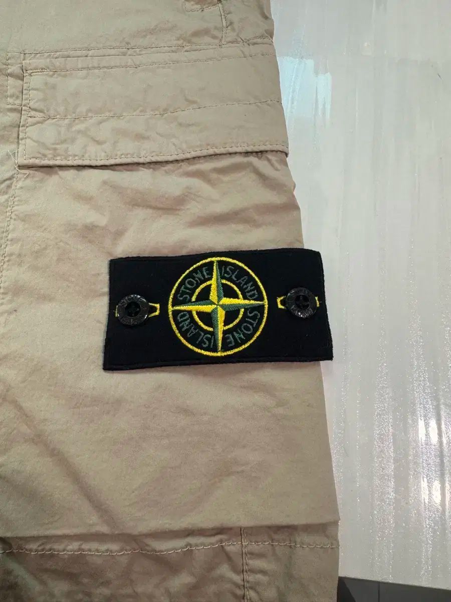 빤짝 STONE ISLAND カーゴ ハーフパンツ 32 16万円