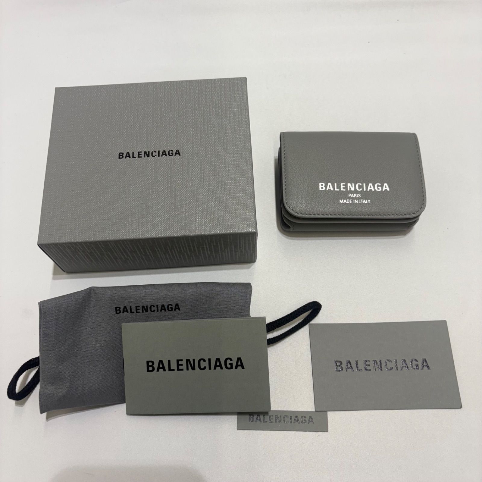 新品未使用訳アリ】BALENCIAGA 三つ折り財布 グレー - メルカリ