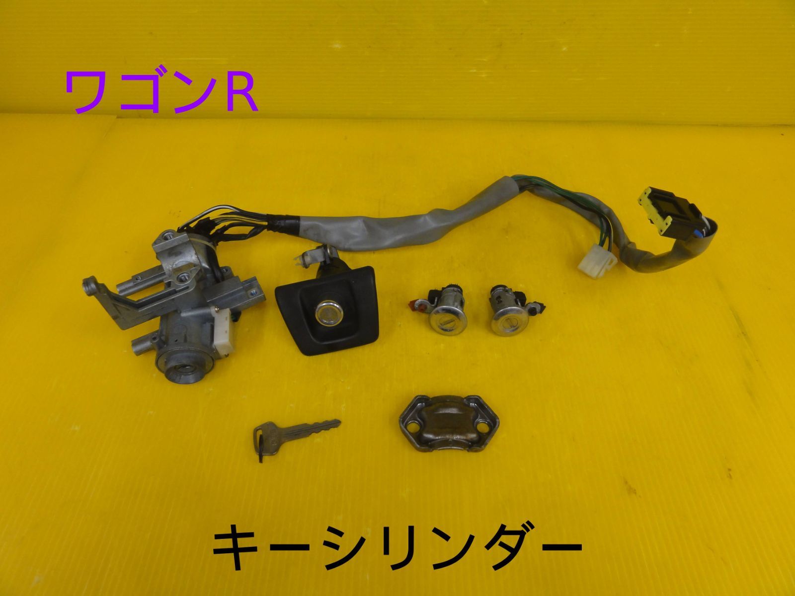 平成8年車 スズキ CT21S ワゴンR キーシリンダー カギ 鍵 1台分 純正 走行48626km F30489