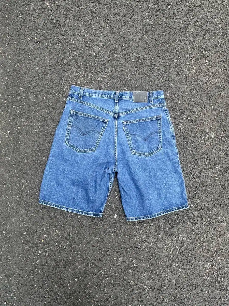 levis
