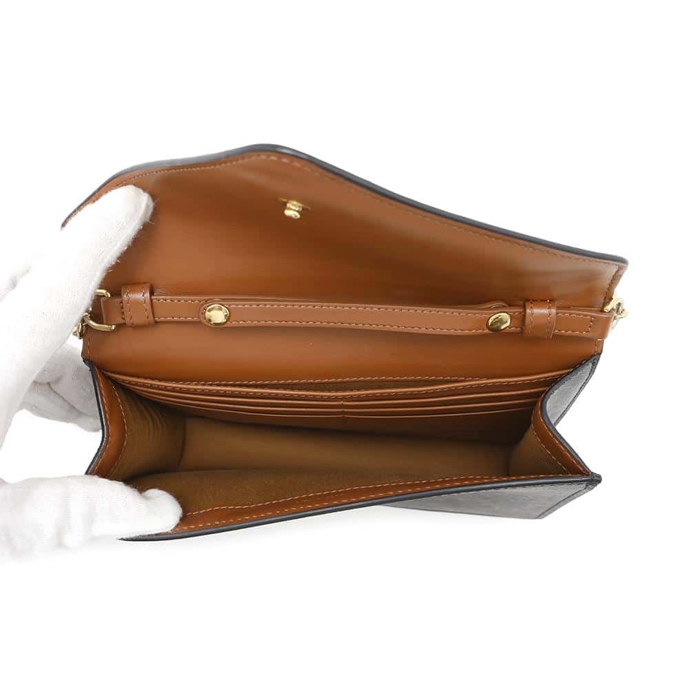 セリーヌ チェーンウォレット トリオンフ マイヨン PVC 10F822CZT  