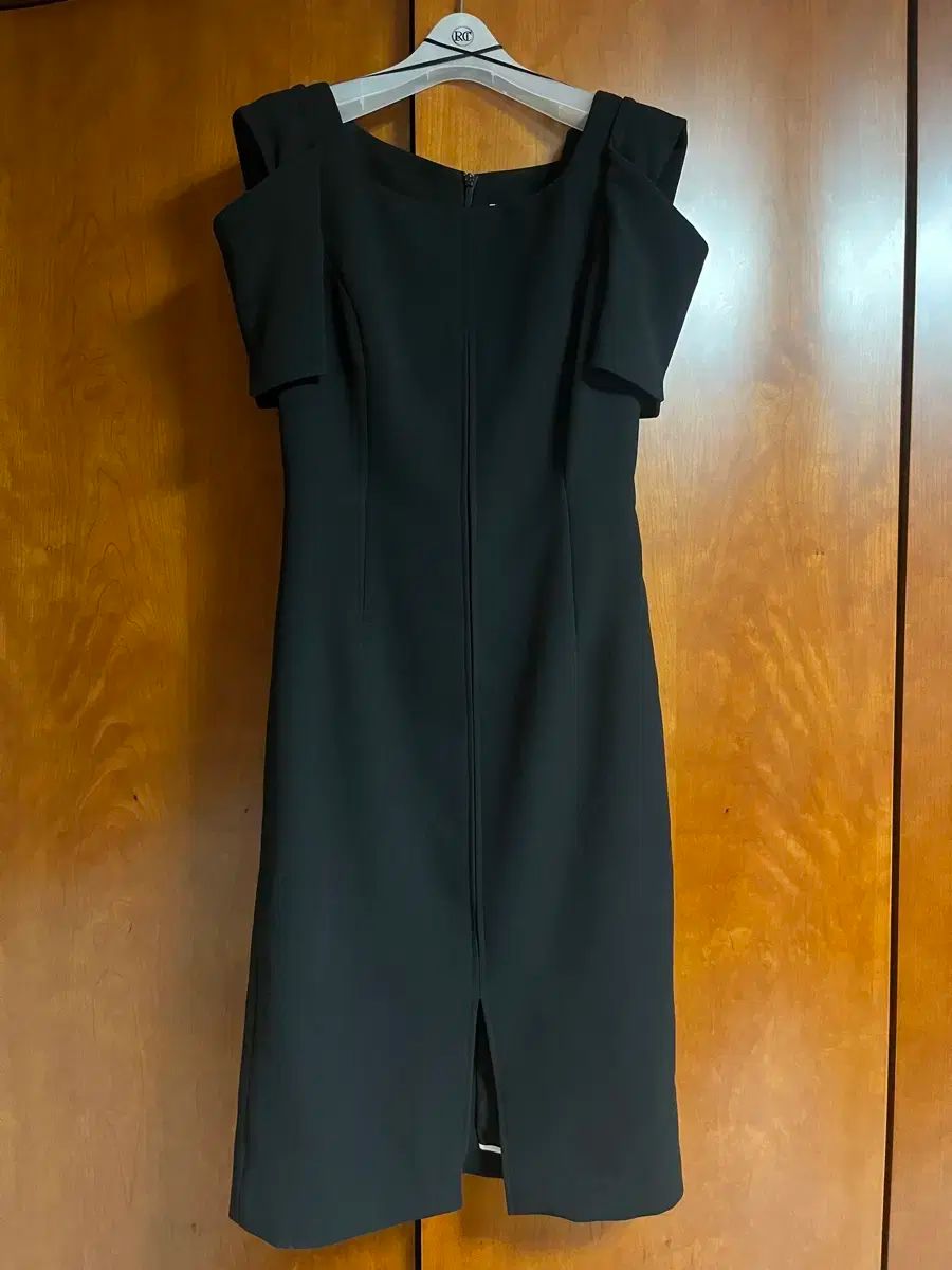 ミシャ 黒 ワンピース 55