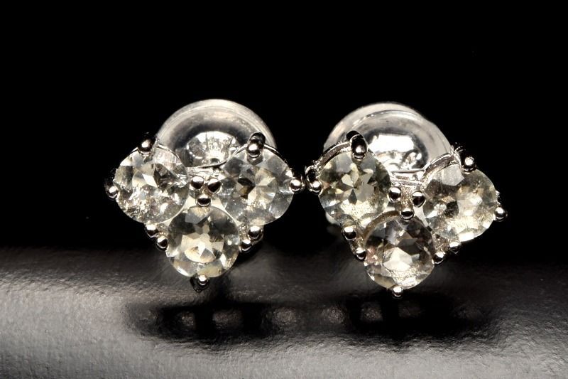 シルバー925 リビアングラス　2.5mm　ハート ピアス パワーストーン 天然石 _PRG1608