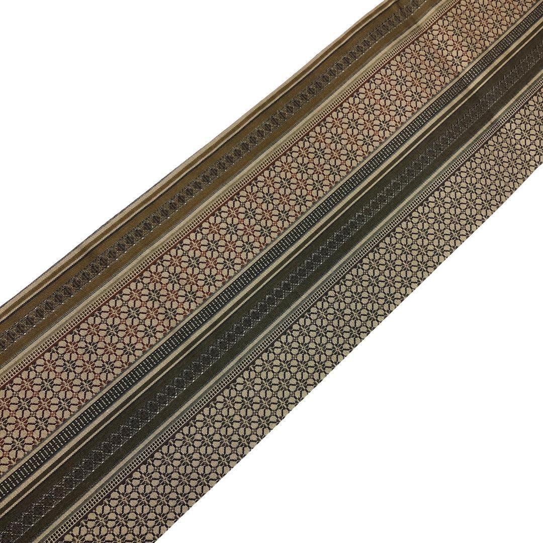 縦縞に花柄模様