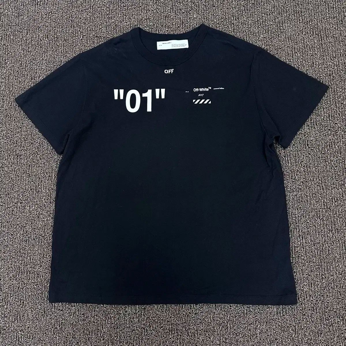 雷市場（ポンジャン）商品韓国直送】 Off-White(オフホワイト) 01 対角線 半袖 Tシャツ 黒 L - メルカリ