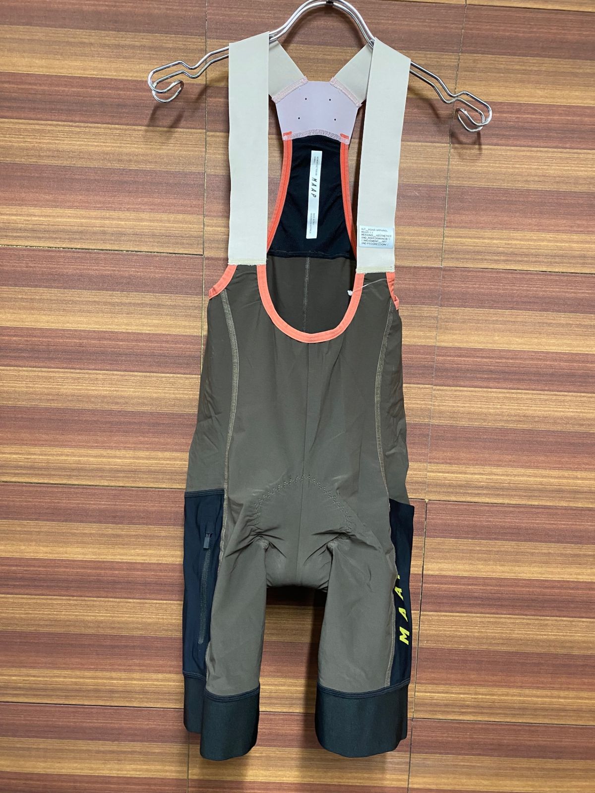 IM496 マープ MAAP WOMEN S ALT ROAD BIB ビブショーツ カーキ XS レディース