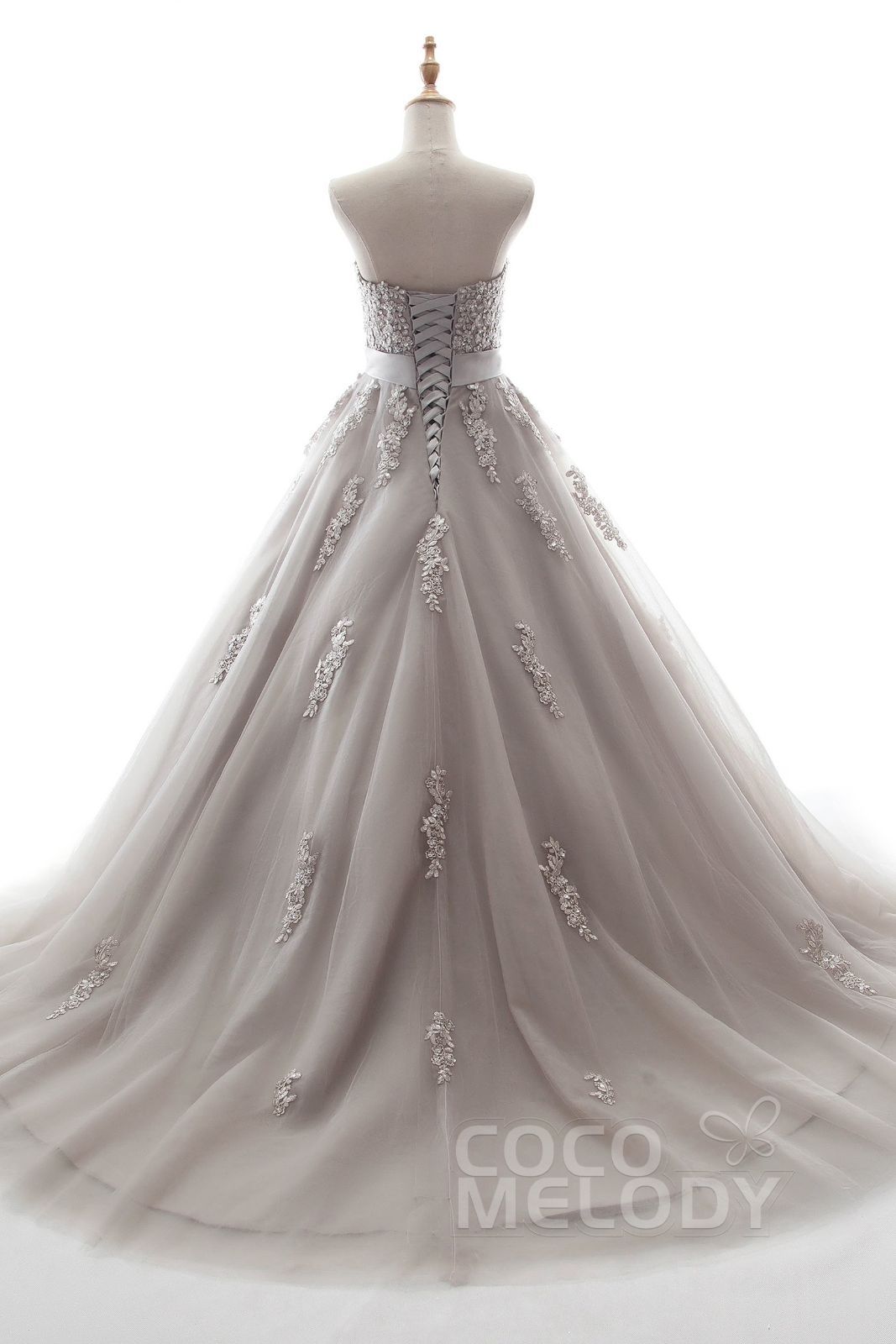 ウェディングドレス(パニエ付き) クリーニング済 5号 COCOMELODY 