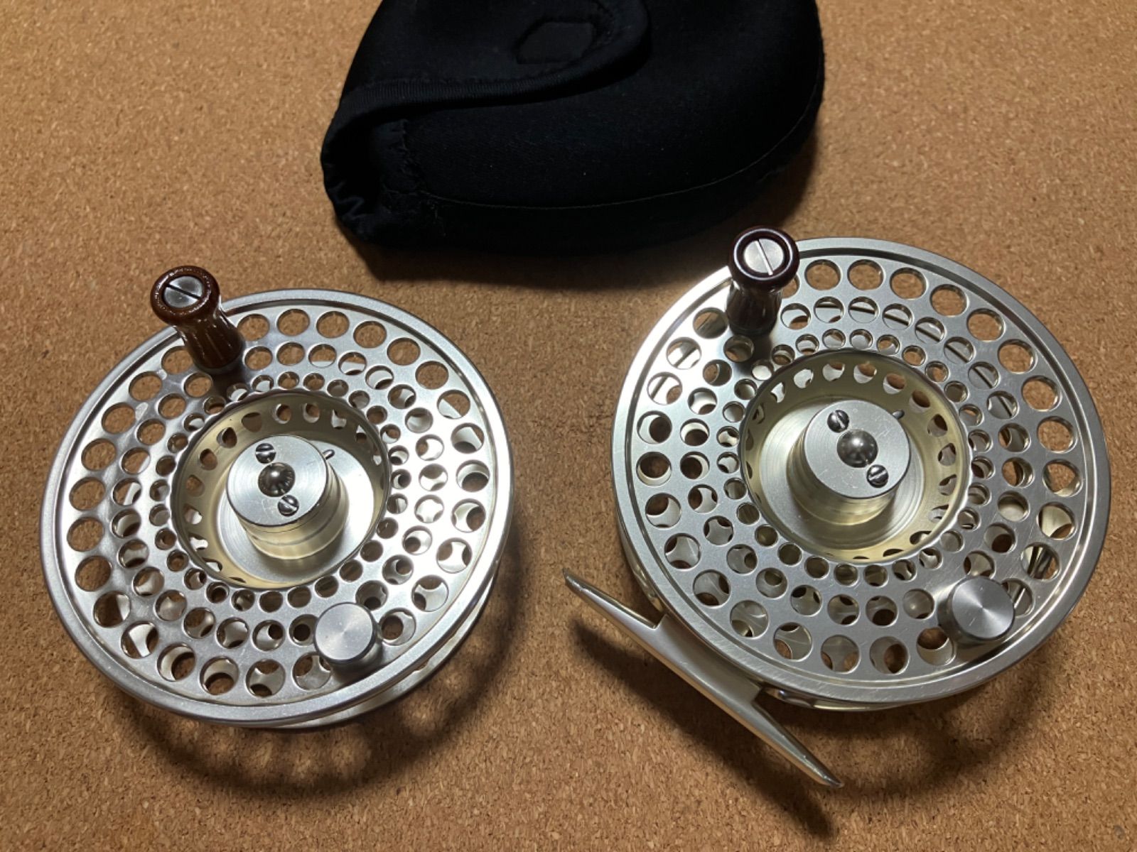 LOCHMOR ロッホモア LA７ 8フライリール 替スプール付き