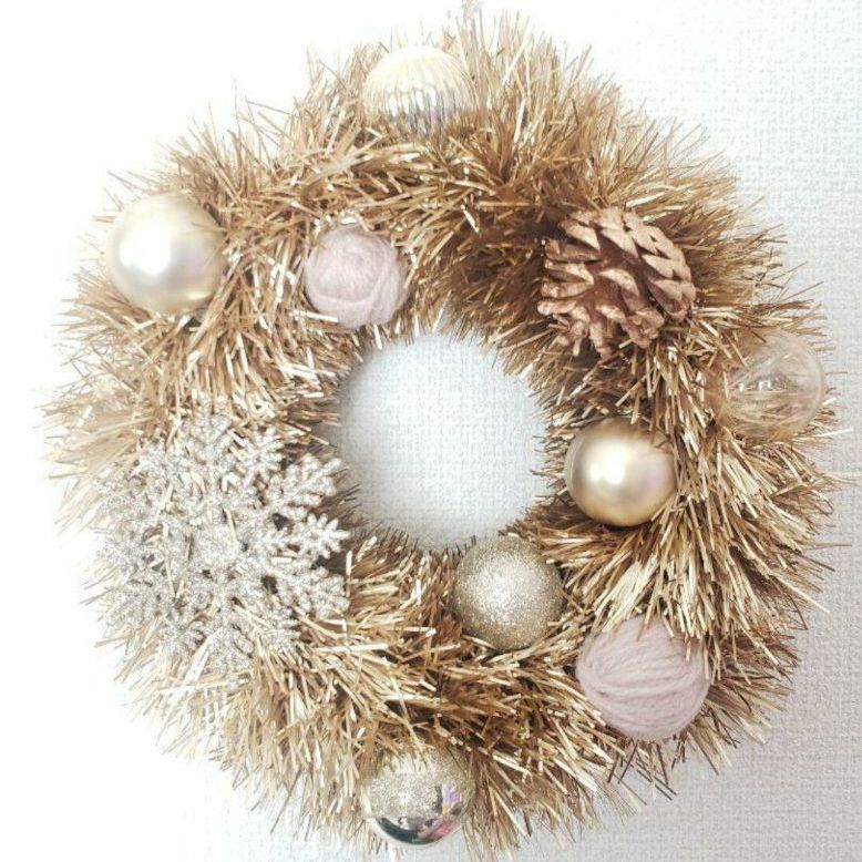 新作】毛糸玉リース☆white gold winter