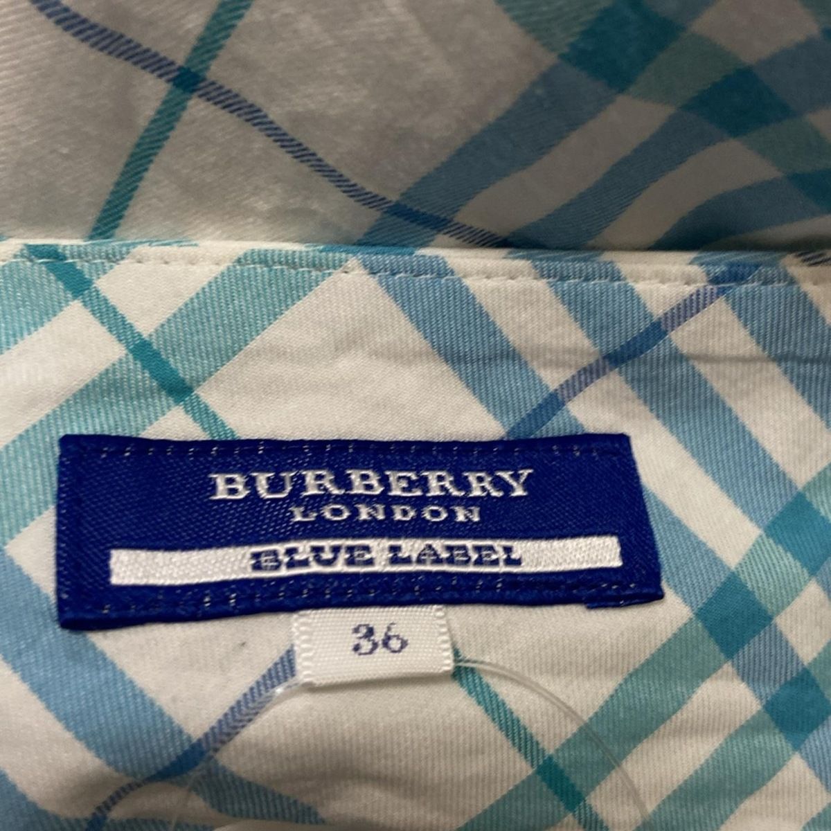 白×ライトブルー ひざ丈