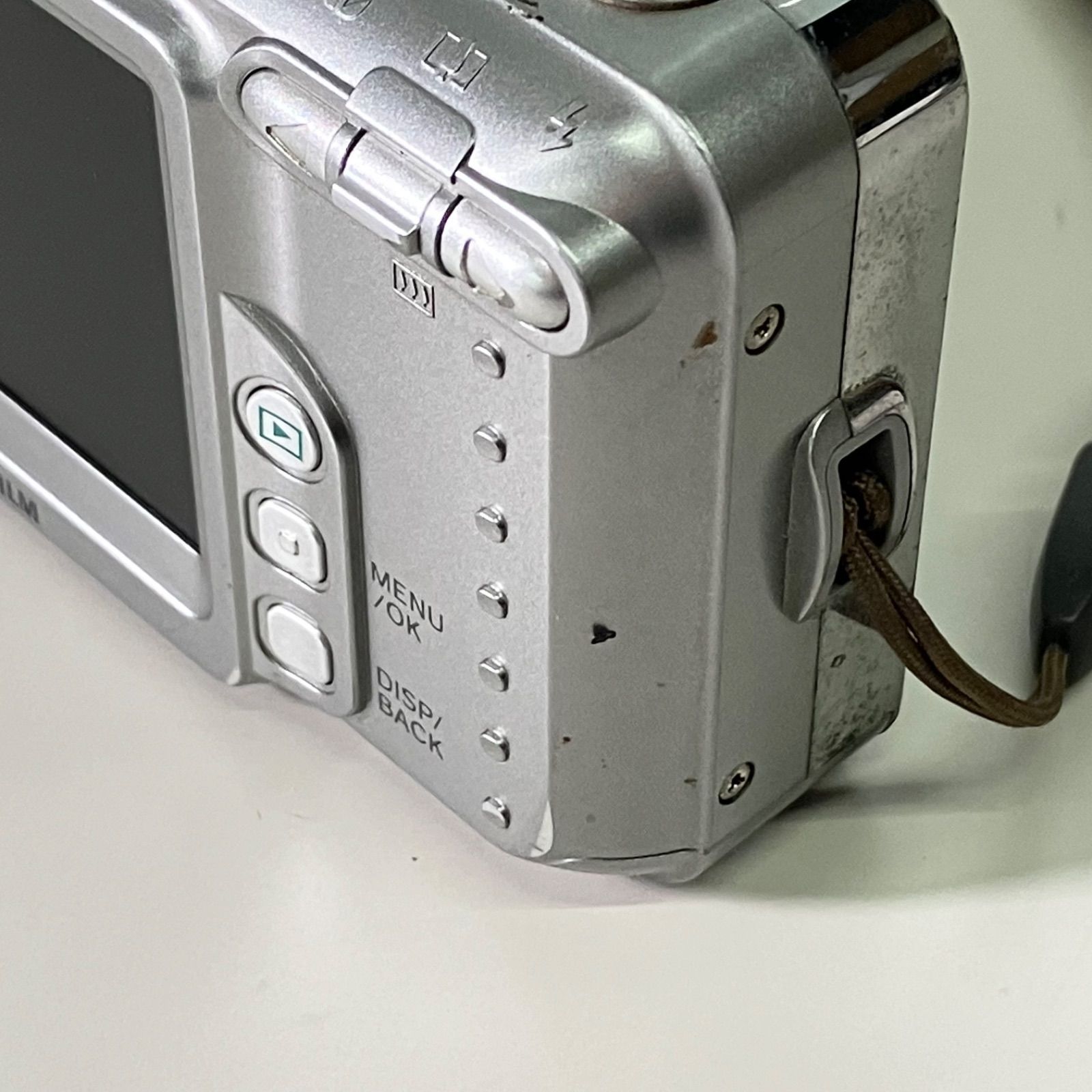 FUJIFILM　 FINEPIX JX600 デジカメ FUJIFILM FinePix JX600 Compact Digital Camera From Japan Red