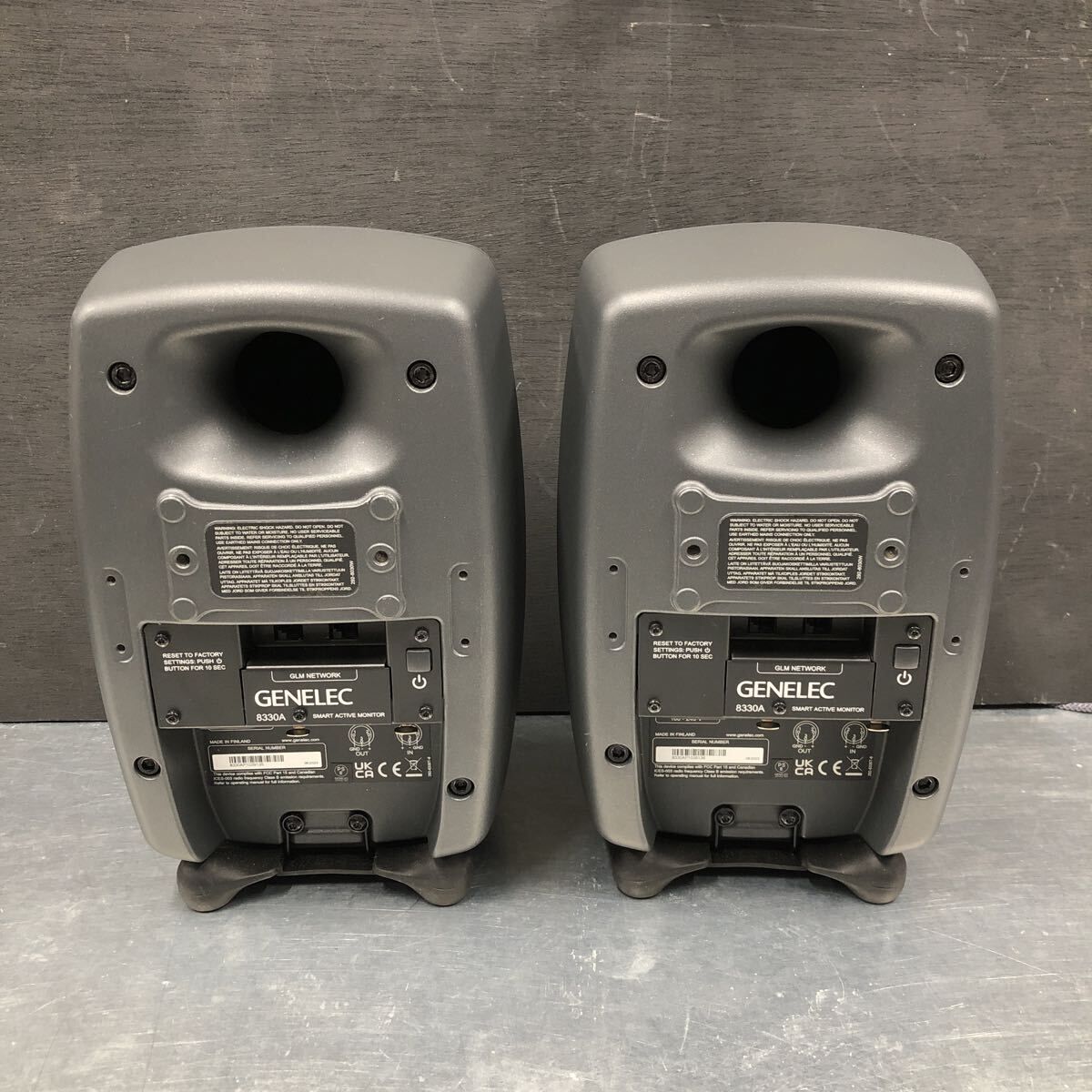  TQ 095 GENELEC 8330 A ペア SMART ACTIVE MONITOR グレー系 シリアル連番 GLM NETWORK スピーカー モニター スピーカー スピーカー ウーファー
