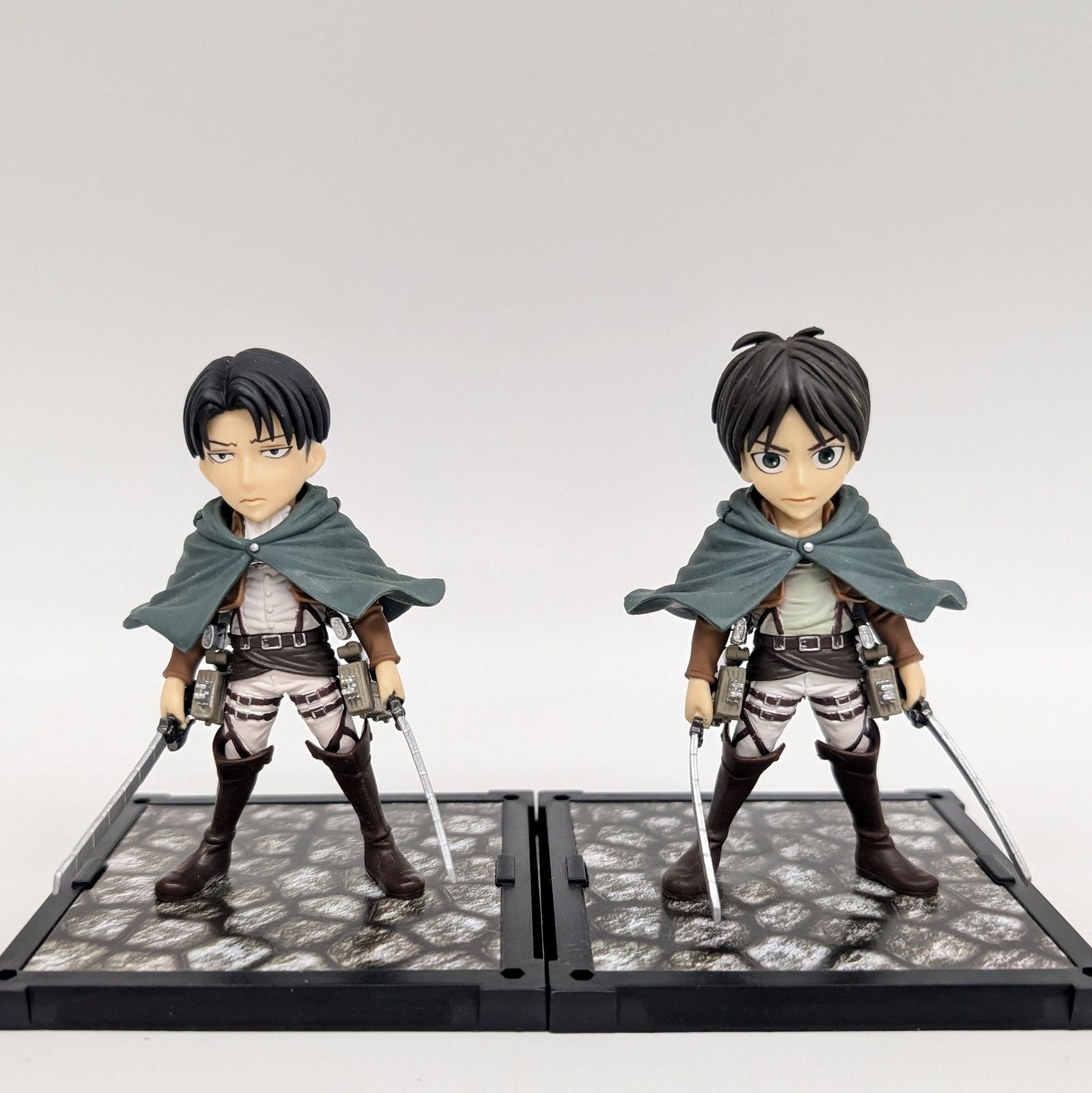 24日まで】進撃の巨人 リヴァイ エレン フィギュア 2セット