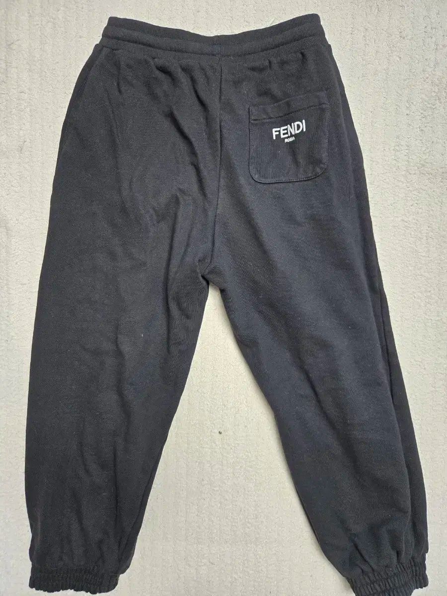 トレーニングパンツ