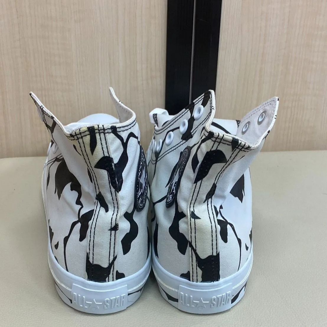 新品未使用】コンバース ウルトラマンコラボ エレキング 27cm