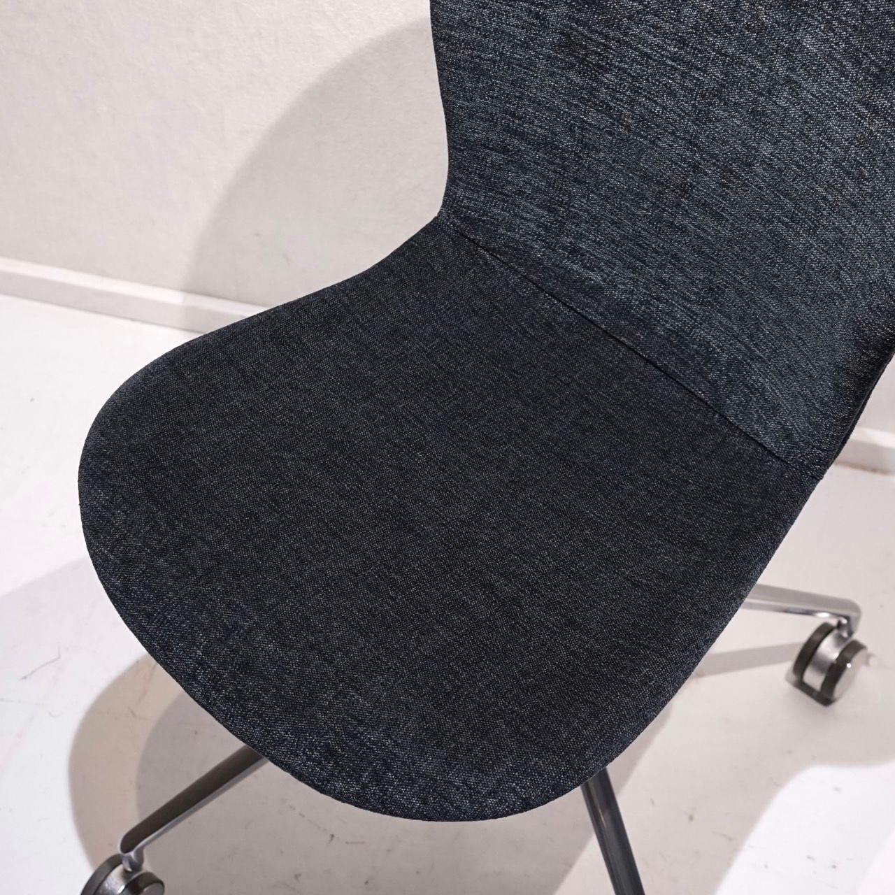 BoConcept ADELAIDE キャスター デスクチェア ダークグレー Adelaide オフィスチェア | Office chair | Adelaide | Henrik
