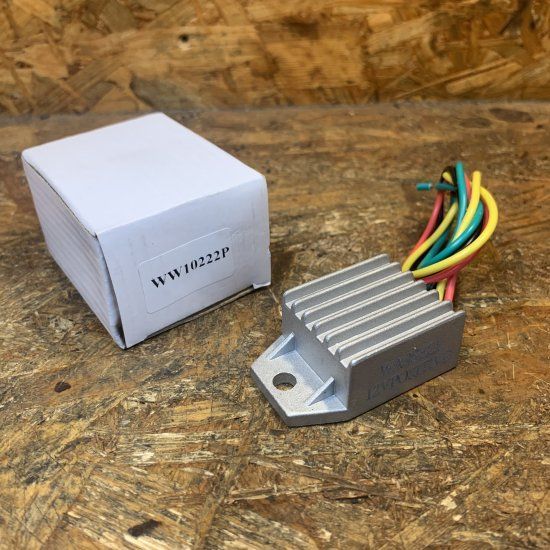トライアンフ 12V レギュレーター カスタム ビンテージトライアンフ T100 T110 TR6 Triumph BSA WW10222P