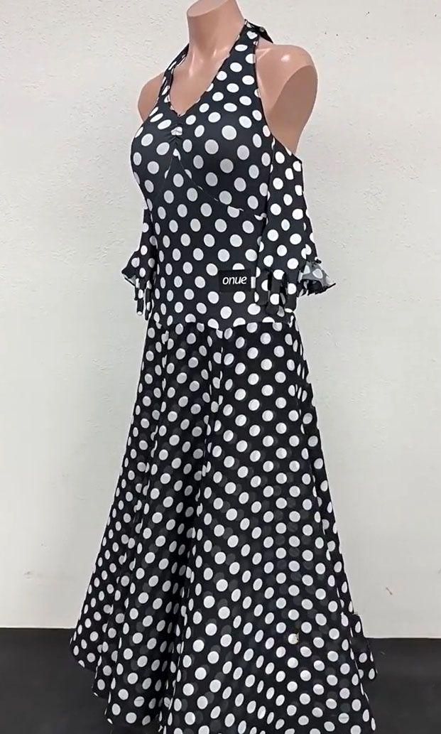 社交ダンス　トップスとスカート セットアップドレス 水玉模様 水玉模様の社交ダンスドレス 社交ダンス トップスとスカート