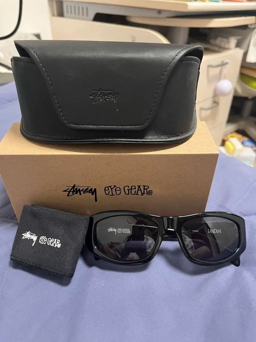 STUSSY ステューシー アイウェア LANDON これらはサングラスです