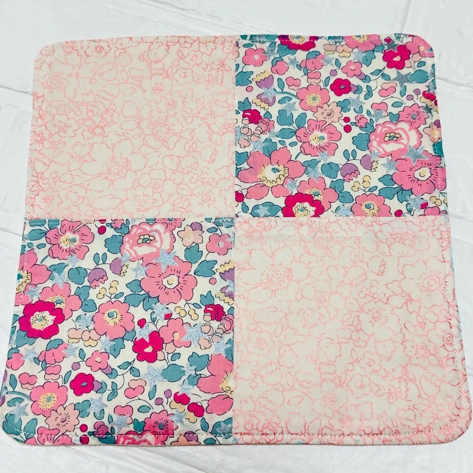〈17〉まみ様　リバティ ハンドメイド ガーゼハンカチ ベッツィ ミシェル リバティ☆パッチワークハンカチ☆ガーゼハンカチ☆ ベッツィ