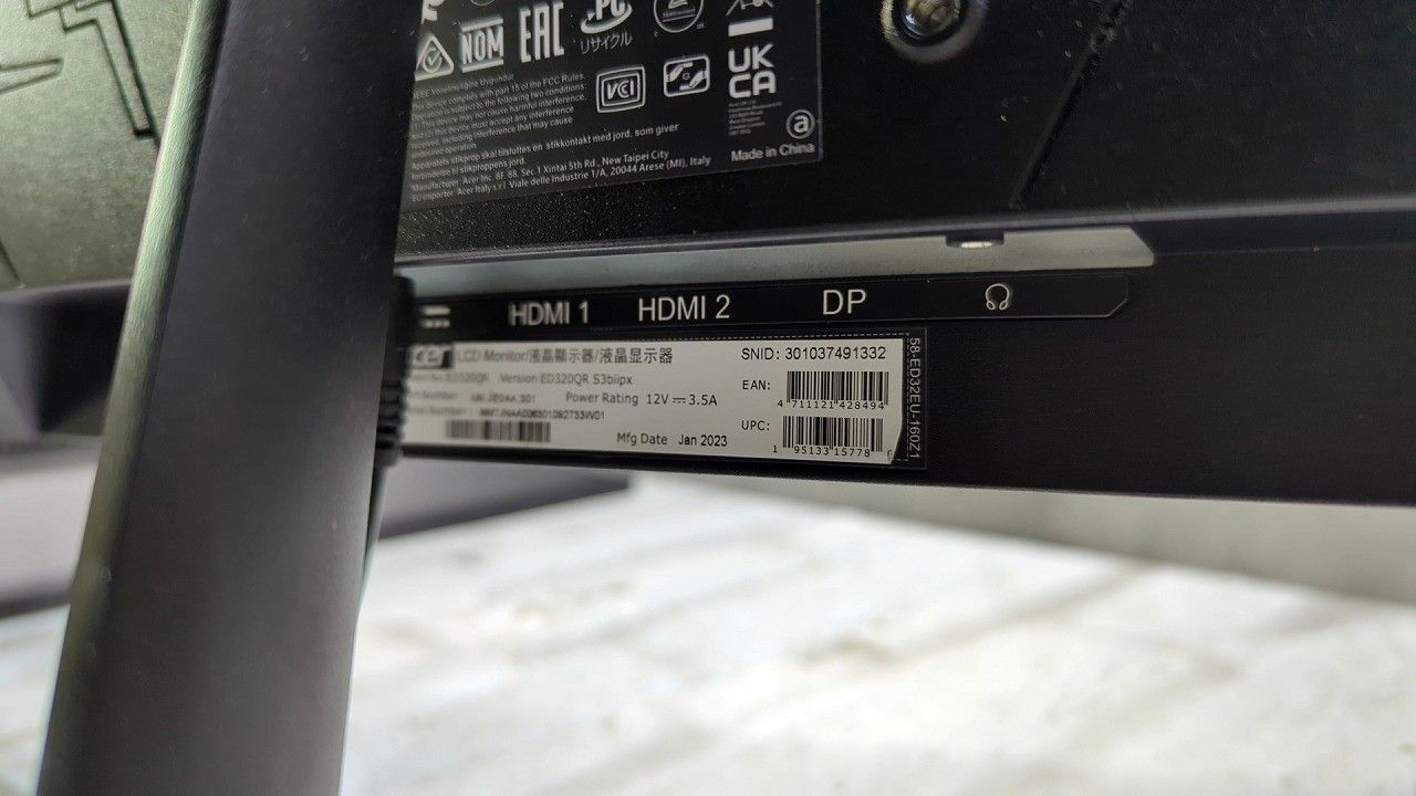 ED320QR 31.5インチ