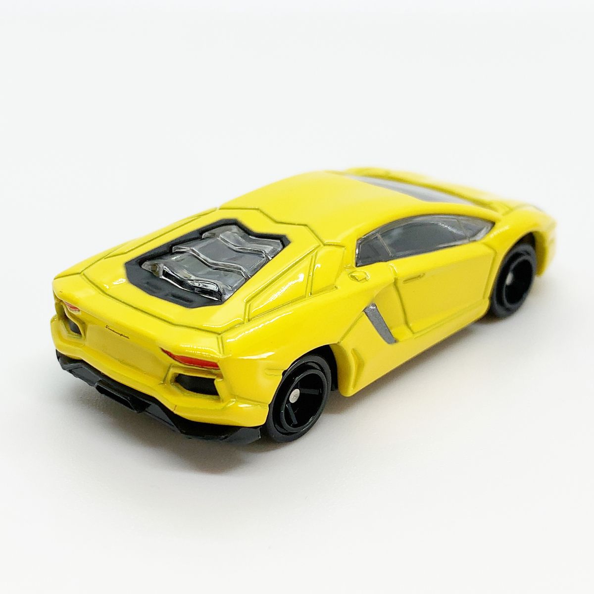 トミカ アジア限定 AO-03 ランボルギーニ アヴェンタドール