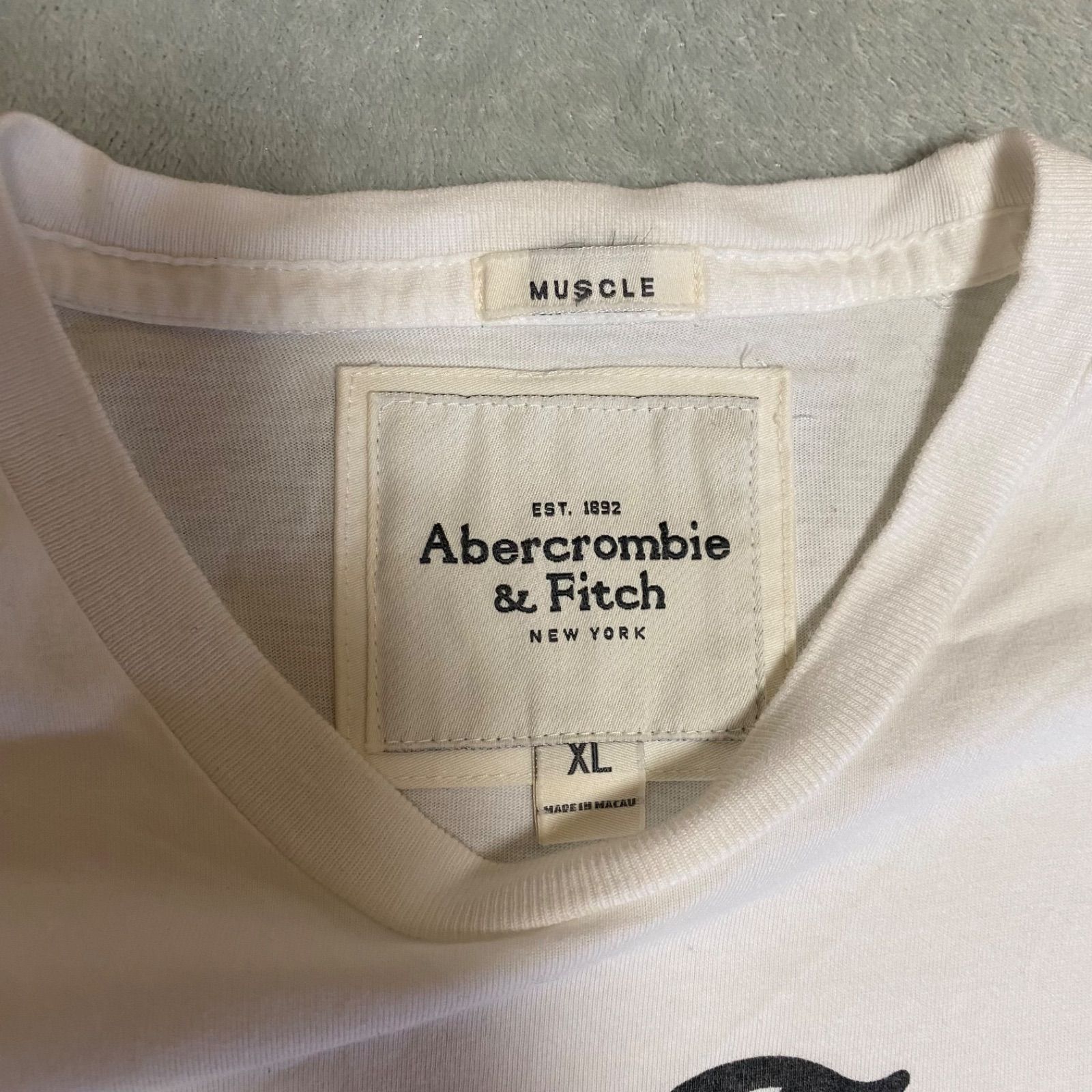 【Abercrombie&Fitch】アバクロ　ビックサイズ　ピンナップガール　ヌード　Tシャツ　エロT  ホワイト　アメリカン　古着　アメカジ　希少柄