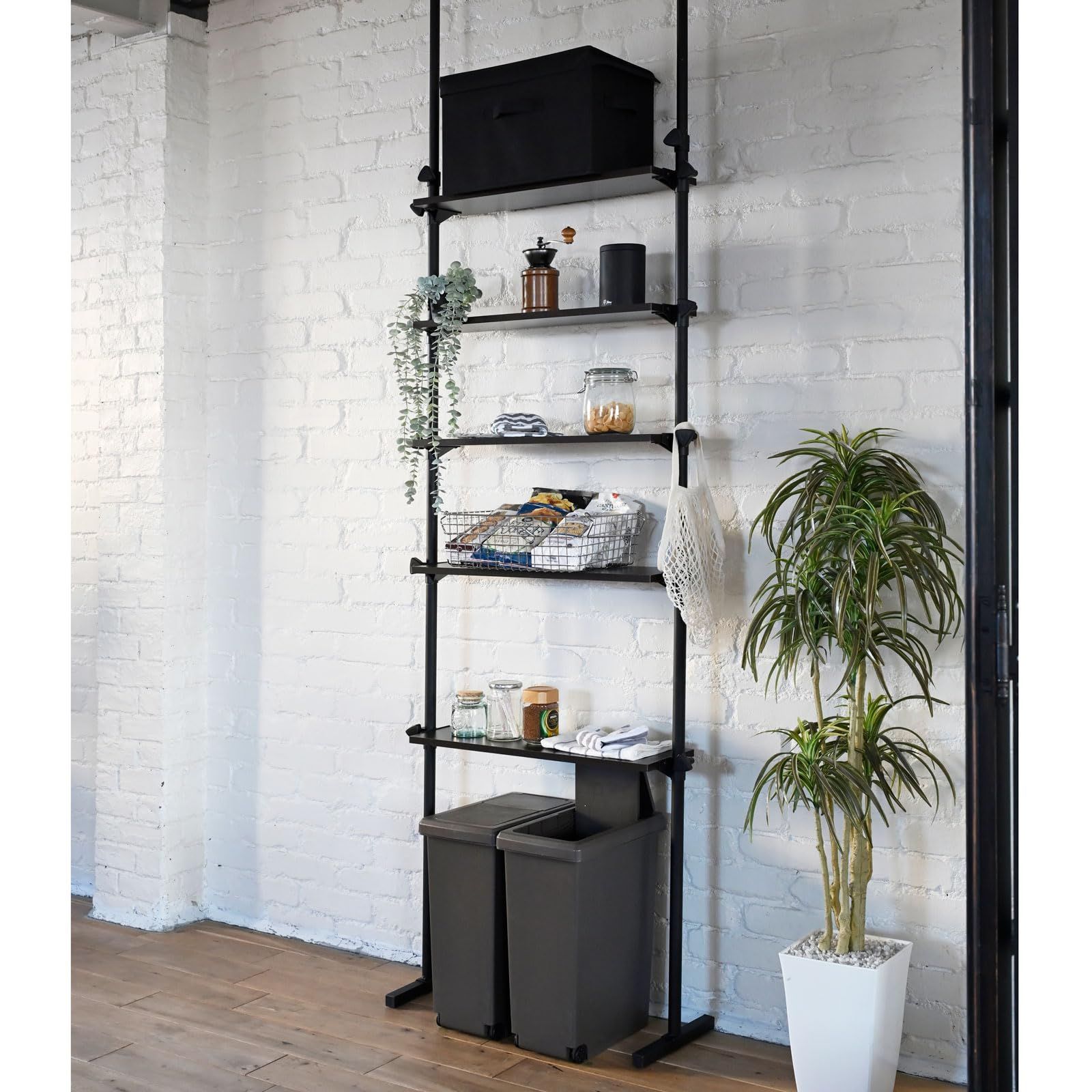 突っ張りラック 突っ張り 棚 スリム 本棚 棚板無段階調整 オープンラック 壁面収納 カンタン設置 幅74×奥行26×高さ198.5-272.5cm シェルフ 隙間収納 賃貸 組立品 ダークブラウン|ブラック KTRO-745 DBR2|BK