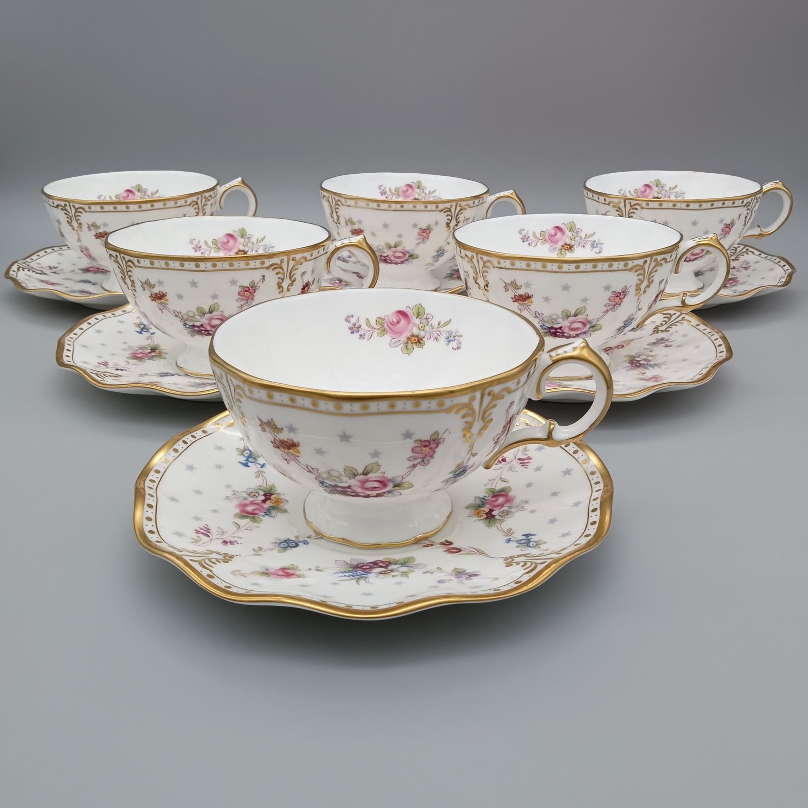 希少品♡ロイヤルクラウンダービー　ロイヤルアントワネット　花瓶　アンティーク ロイヤルクラウンダービー ロイヤルアントワネット ティーカップ