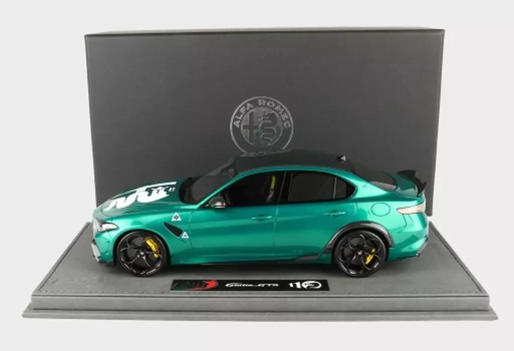 ミニカー　1/18 Alfa Romeo Giulia GTA Special Version Verde Montreal  ケース無 [BBRC1851C1AR-21] 中古】ミニカー 1/18 Alfa Romeo Giulia GTA Special Version