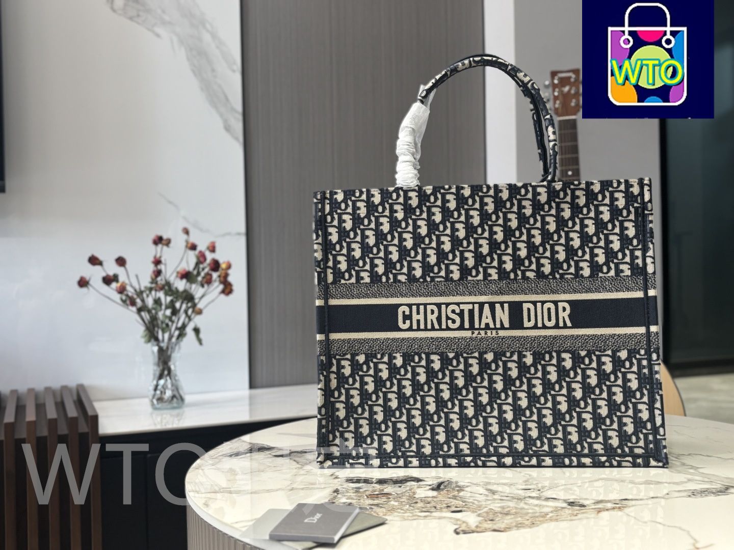 今日特価】Dior！Booktote23 最新トートバッグ！立体刺繍！送料