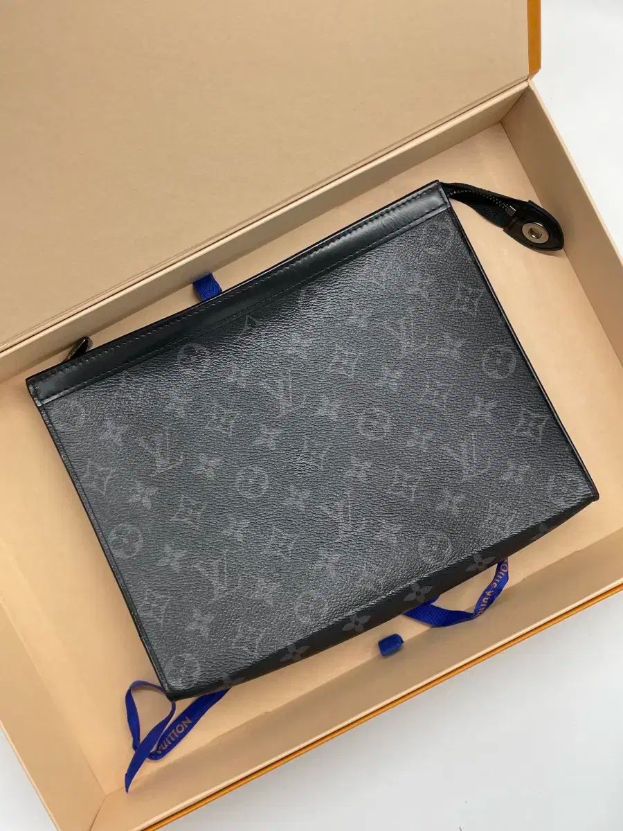Louis Vuitton ルイヴィトン エクリプス ポシェット ヴォワヤージュ クラッチバッグ